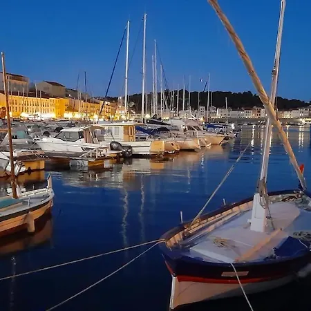 Superbe Loft 52 M2 Où Est Accessible à Pied Port Vendres